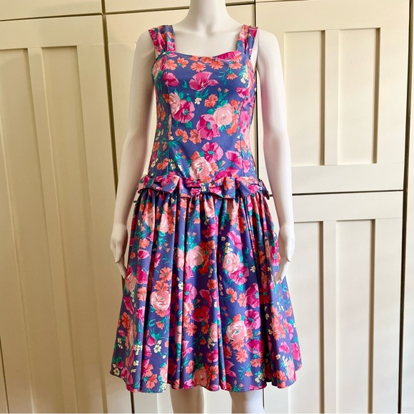 Vintage 1980’s Laura Ashley Floral Bow Dress - Picture 3 of 10